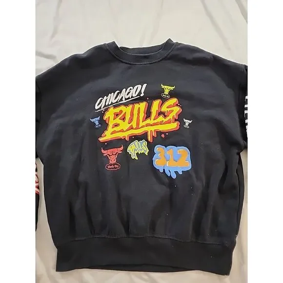 Mitchell & Ness Red Chicago Bulls Crew Neck Sweatshirt Womans Size Small - Picture 2 of 8